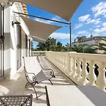 Serene Cap D'antibes Retreat With Heated Pool Steps From The Beaches Вілла *