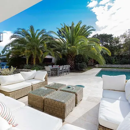 Serene Cap D'Antibes Retreat With Heated Pool Steps From The Beaches 别墅 昂蒂布