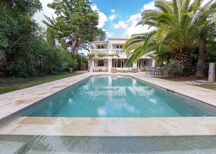 Serene Cap D'Antibes Retreat With Heated Pool Steps From The Beaches *