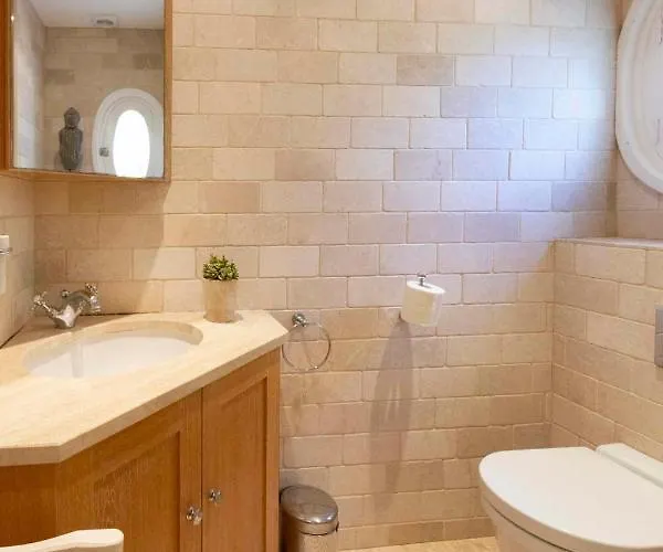 Serene Cap D'Antibes Retreat With Heated Pool Steps From The Beaches *