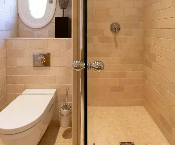 Villa Serene Cap D'Antibes Retreat With Heated Pool Steps From The Beaches Antibes