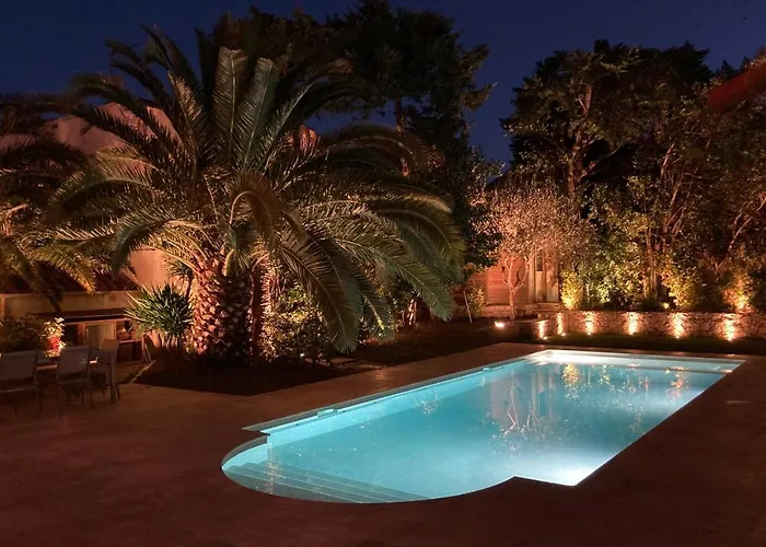 Serene Cap D'Antibes Retreat With Heated Pool Steps From The Beaches * 昂蒂布