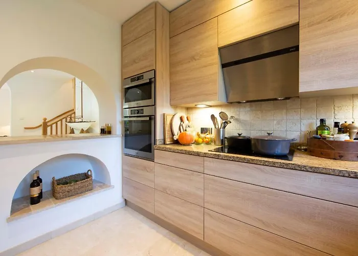 Serene Cap D'Antibes Retreat With Heated Pool Steps From The Beaches *