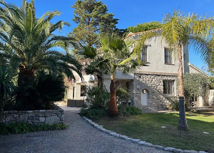 Serene Cap D'Antibes Retreat With Heated Pool Steps From The Beaches * Antibes